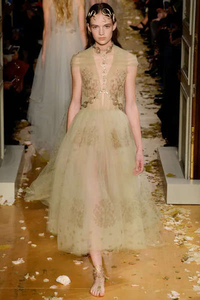 Look 65